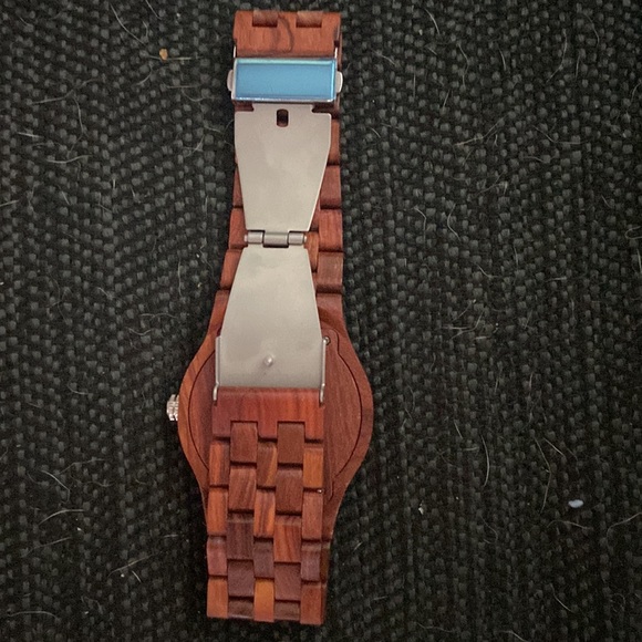 Watch - Picture 3 of 3